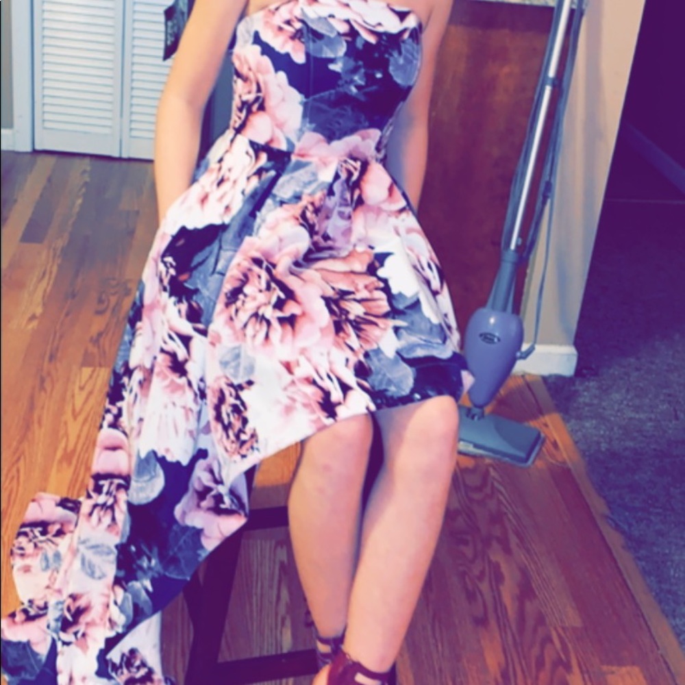 Prom dress - Picture 2 of 4